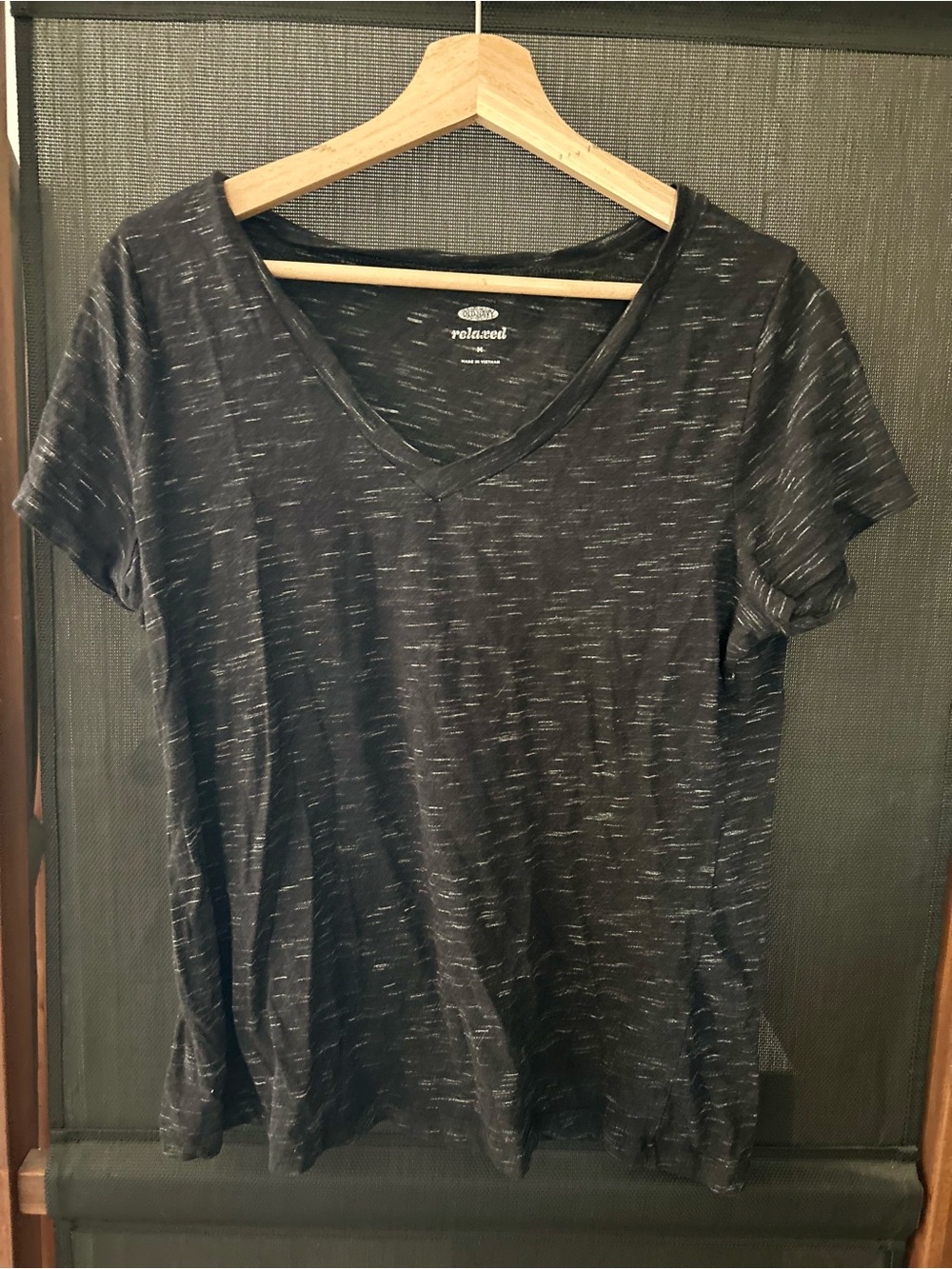 GAP Women's Black Heathered Relaxed V-Neck Short Sleeve Tee